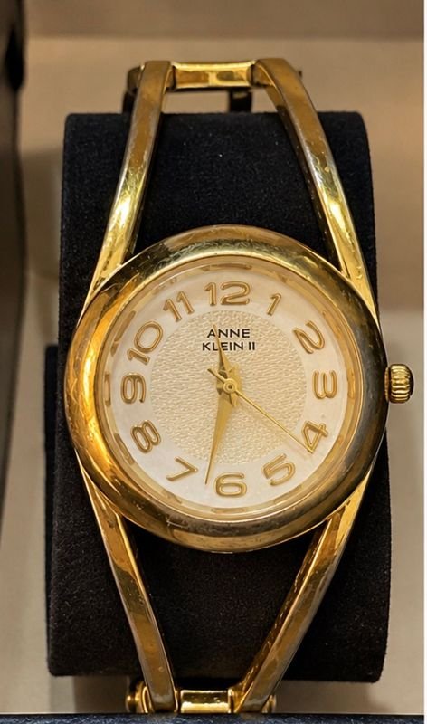 Reloj Anne Klein II Dorado Diseño Brazalete Escultural - imagen 1
