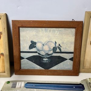 Lote de 10 piezas: cuadros decorativos, termo, jarra, teclado y más - imagen 5