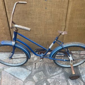 Lote siguiente: Bicicleta Infantil Stelber Azul con Ruedas de Apoyo