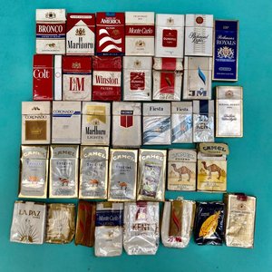 Lote siguiente: Colección de Paquetes de Cigarrillos de Diversas Marcas