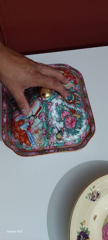 Platos decorativos y fuentes de porcelana - imagen 2