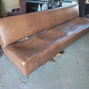 Gran Sillón de 4 Cuerpos Marrón con Detalles - imagen 2