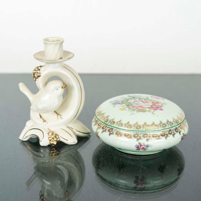 Alhajero de Porcelana Limoges y Candelero Bavaria con Detalles Dorados