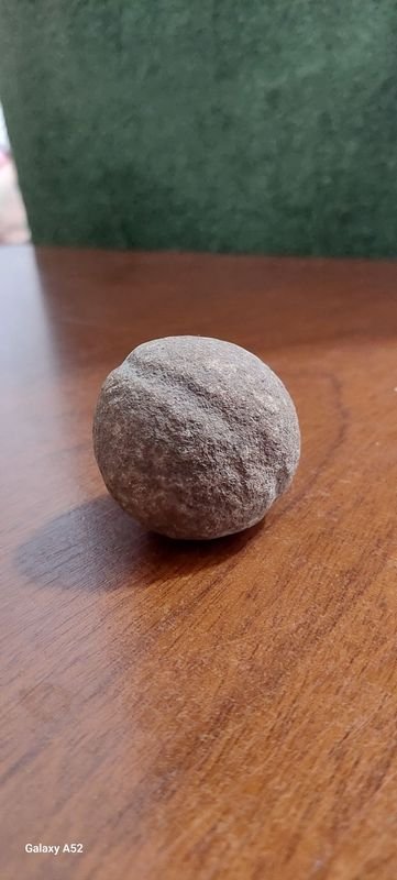 Piedra Sférica con Textura Natural - imagen 3