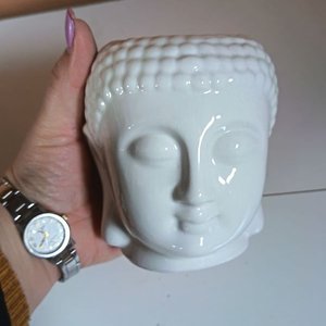Canasto de Alambre, Portarretrato Negro y Adorno de Buda Blanco - imagen 3