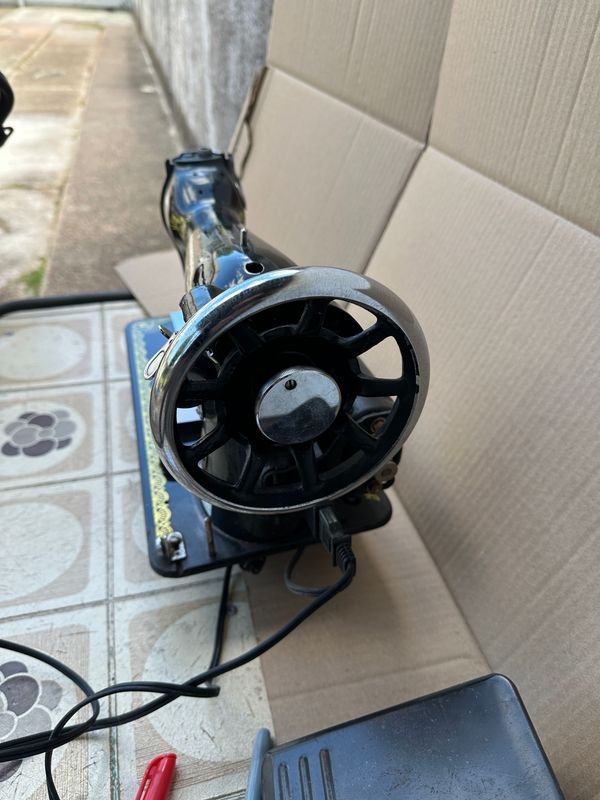 Maquina de coser Singer con Motor, falta correa - imagen 9