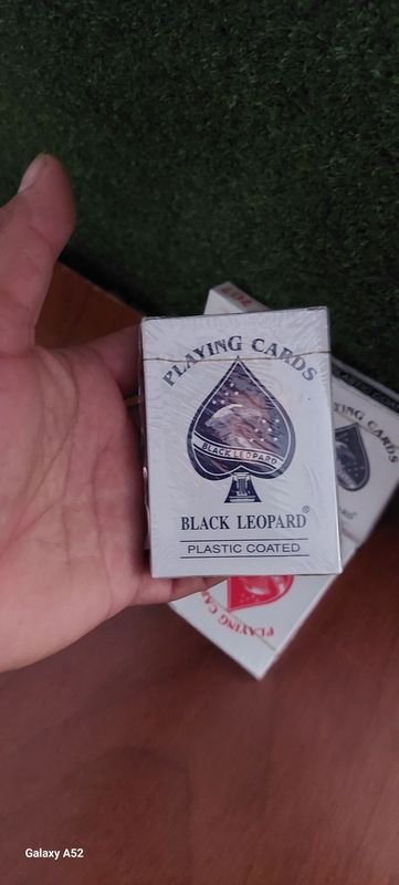 Paquetes de cartas de juego en buen estado - imagen 3