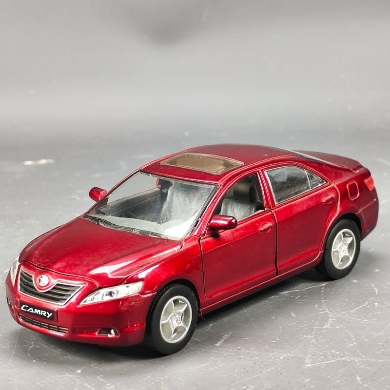 Modelo de coche a escala 1/32 de Toyota Camry en metal - imagen 9
