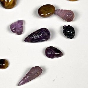 Lote de 16 Piedras Ojo de Tigre y Amatista Talladas - imagen 4