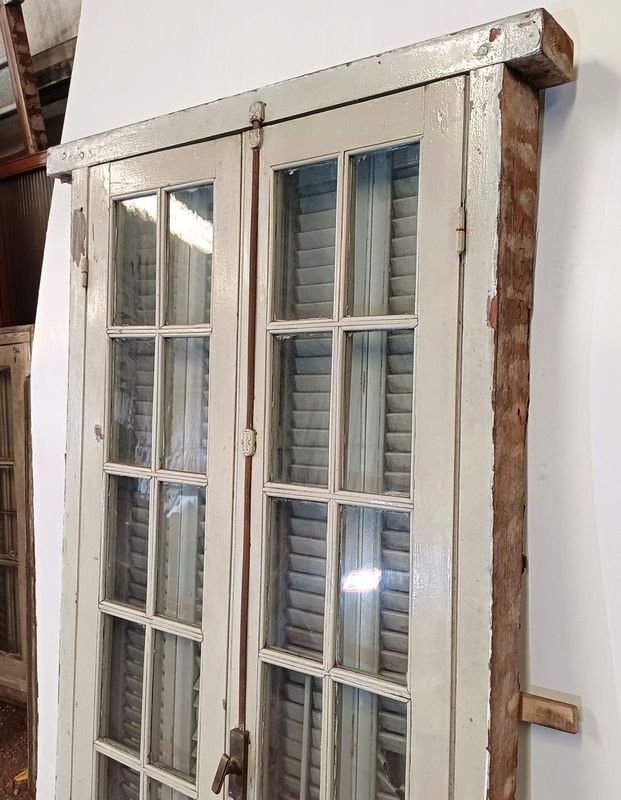 Ventana con 2 hojas batientes y celosías en cedro - imagen 4
