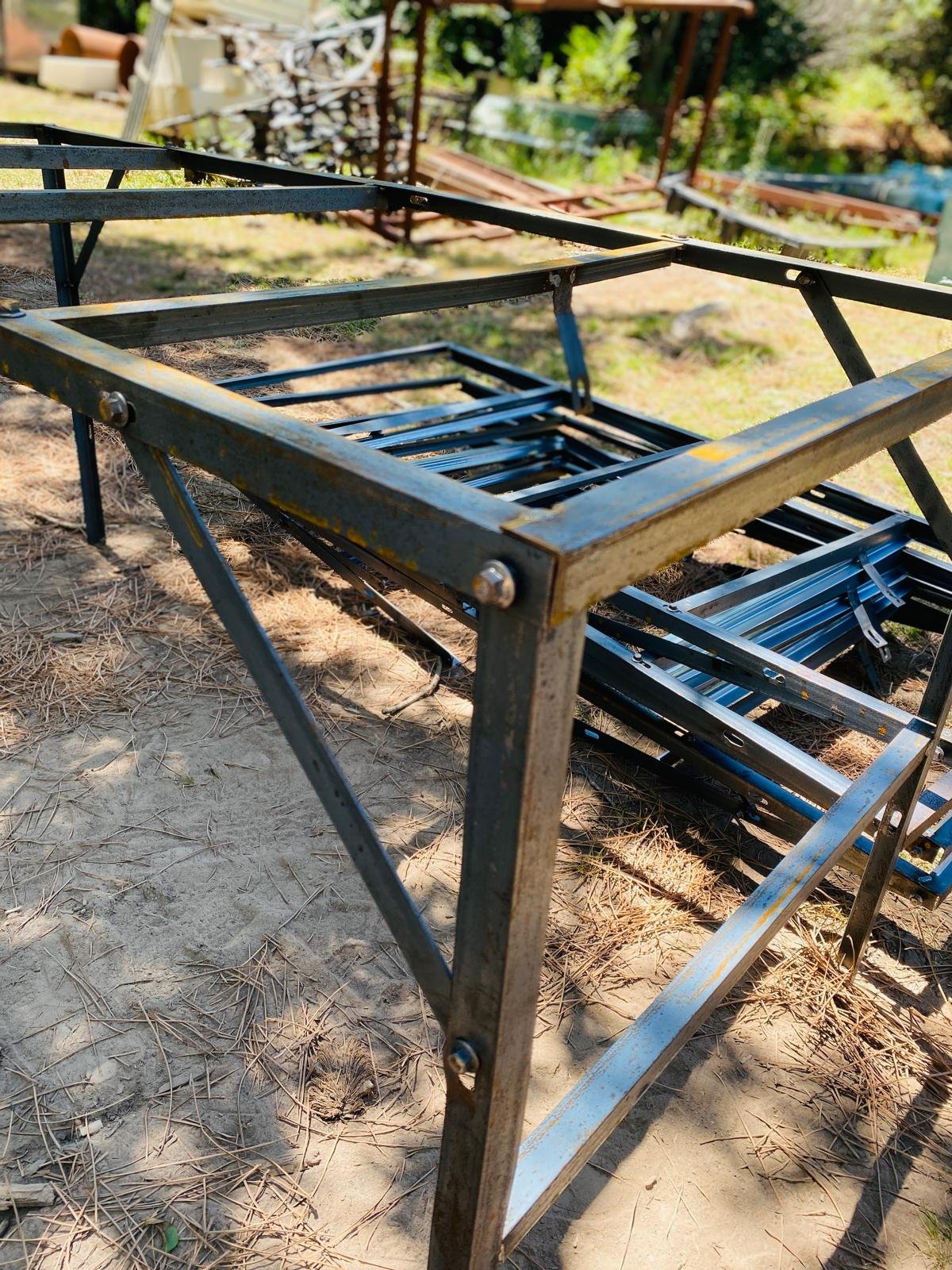 Estructuras plegables en hierro tipo mesa - imagen 2