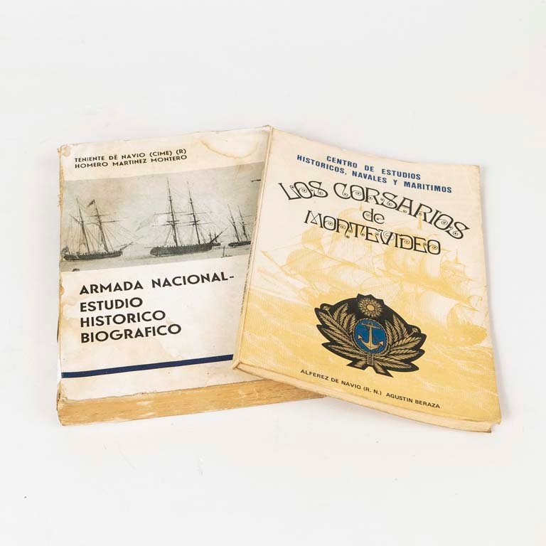 Lote anterior: 2 Libros: Armada Nacional y Los Corsarios de Montevideo