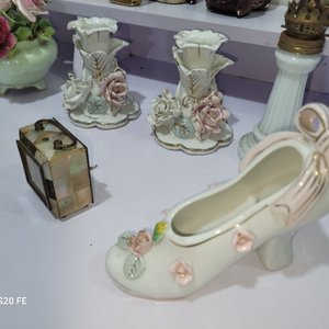 Lote de Adornos Decorativos Variados: Candelabros, Figuras, Reloj y Más - imagen 10