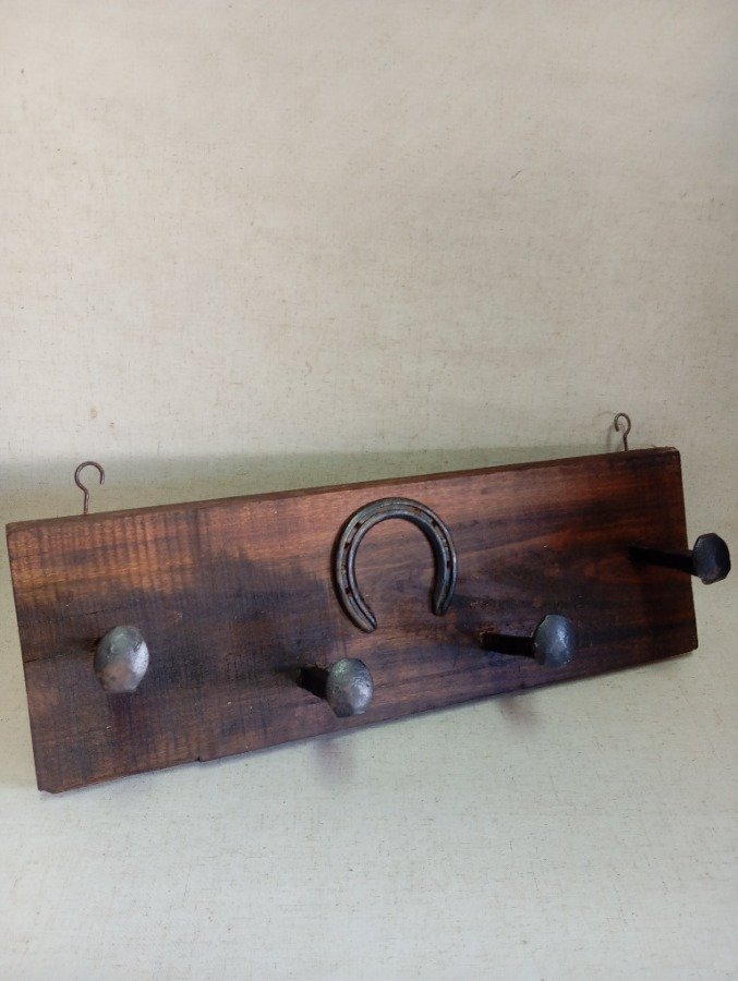 Perchero de madera con gancheras - imagen 2