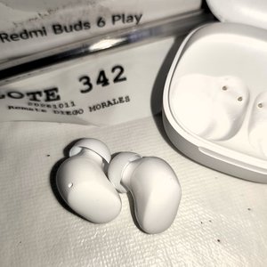 Auriculares Xiaomi Redmi Buds 6 Play Blancos Recargables Bluetooth - imagen 4