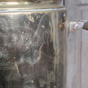 Gran Samovar Ruso de Bronce con Bandeja y Recipiente, Sellado Batashev - imagen 6