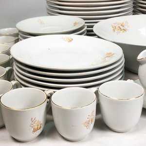 Set de Porcelana Olmos Blanca Floral: Fuentes, Platos, Tazas y Más (67 Piezas) - imagen 3