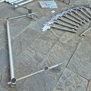 Exhibidores Tubulares Desmontables de Metal Plateado - imagen 3