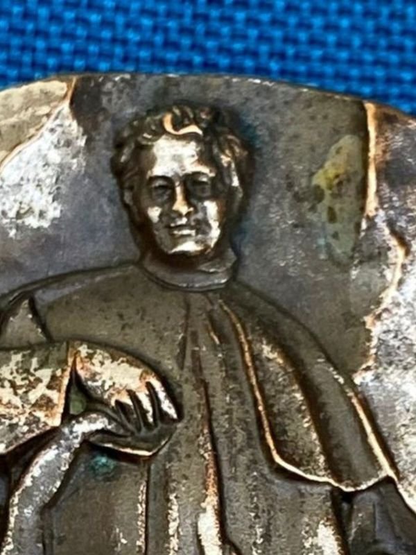 Medalla religiosa de Don Bosco, firmada MABA - imagen 5