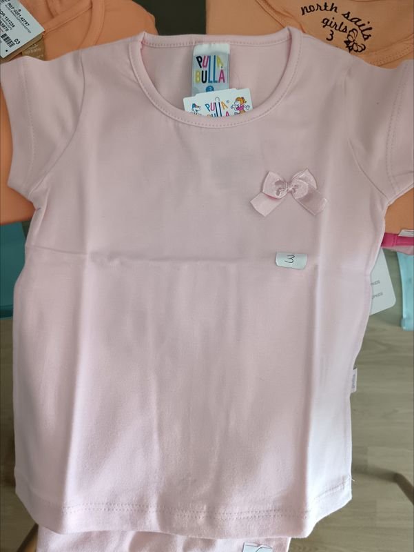 Lote de remeras lisas de nena en diferentes tamaños - imagen 3