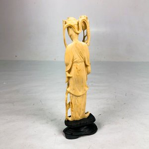 Figura de Dama Oriental en Marfil con Base de Madera - imagen 3