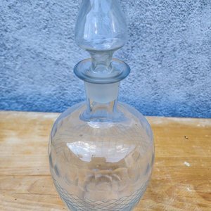 Licorera de Cristal Tallado con Tapón - imagen 2