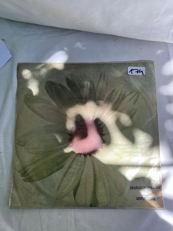 Item 869569 - Image 1