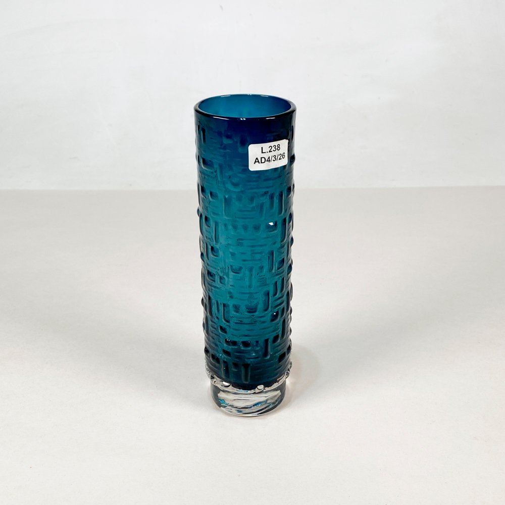 Lote siguiente: Vaso de vidrio azul cilíndrico