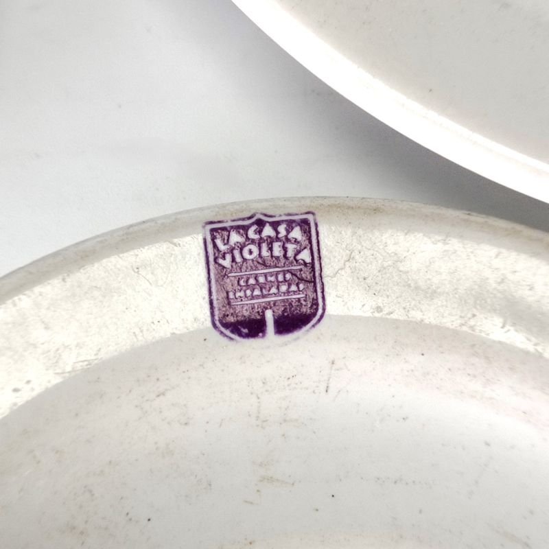 Platos de porcelana con logo de La Casa Violeta - imagen 2