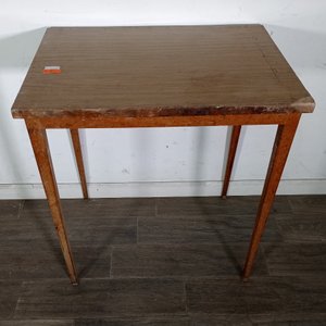 Mesa de madera con tapa de fórmica y desgaste - imagen 2