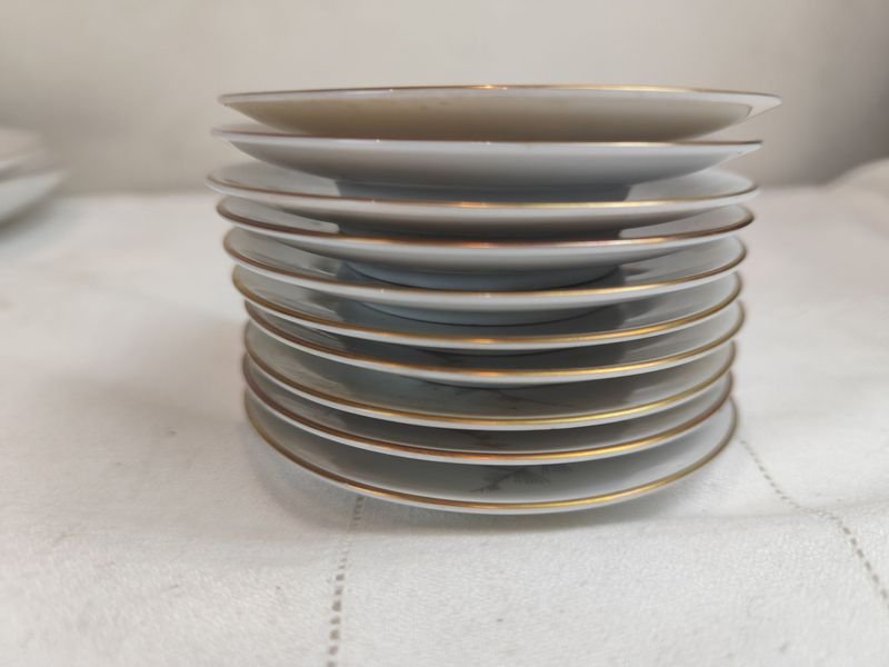Platos de porcelana HUTSCHENREUTHER, excelente condición - imagen 4