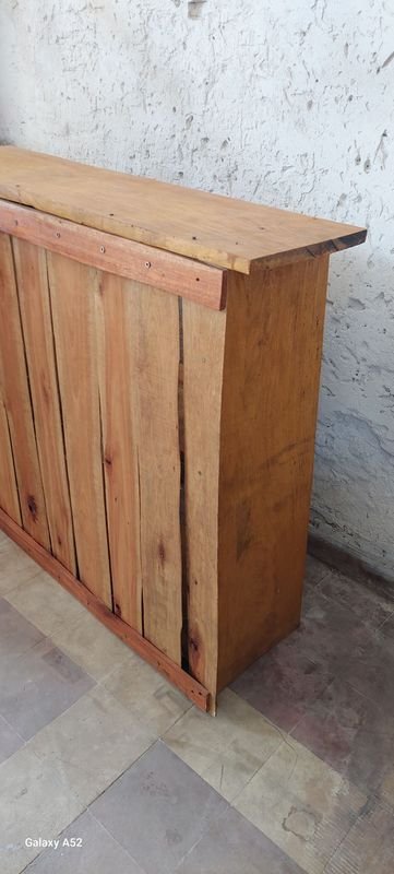 Barra de madera en buen estado - imagen 2