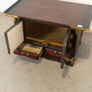 Mueblecito Coreano Laqueado con Puertas de Vidrio y Cajones - imagen 3