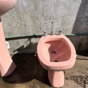 Juego de Artefactos para Baño en Loza Rosa: Pileta, Inodoro y Bidet - imagen 4
