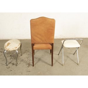 Lote de 3 Muebles: Banqueta Plegable, Banqueta de Baño y Silla Tapizada - imagen 3