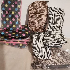 Lote siguiente: Set de 3 Monederos con Diseños Variados