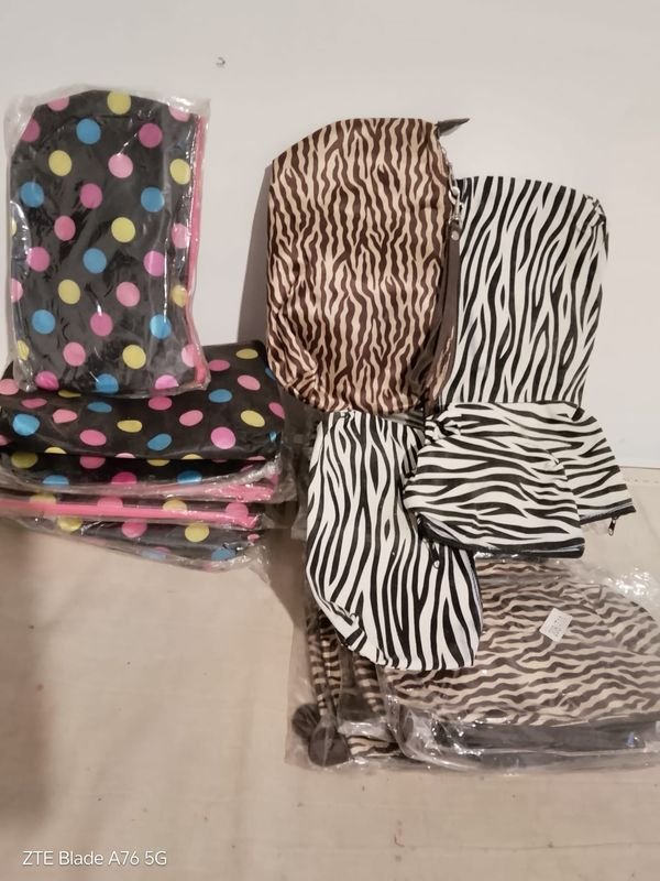 Set de 3 Monederos con Diseños Variados