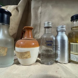 Lote de 5 Botellas Miniatura de Licores Varios Selladas - imagen 2
