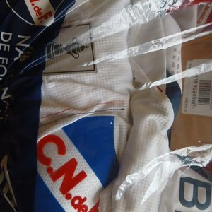 Box Set Conmemorativo "Una Vuelta Inolvidable" Luis Suárez - Club Nacional de Football (2022) Umbro XL - imagen 8