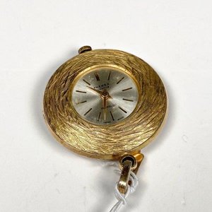 Lote siguiente: Reloj Colgante Tressa de Dama Dorado
