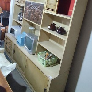 Mueble Modular Blanco con Puerta de Cobre Repujado - imagen 2