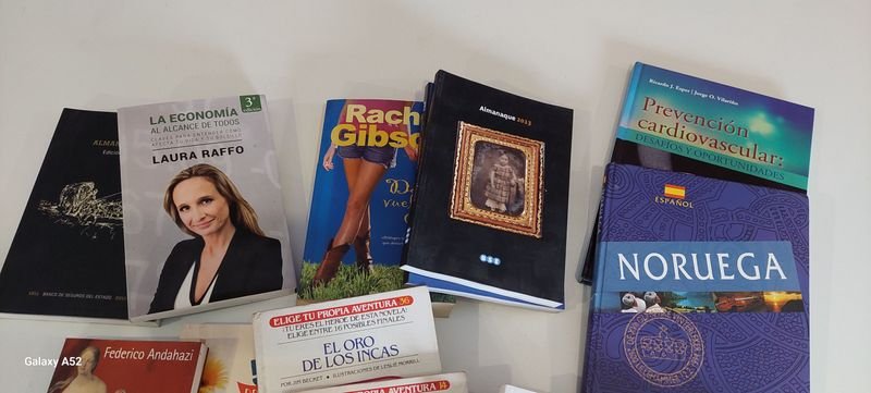 Colección de libros y materiales - imagen 3