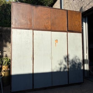 Ropero de madera con alzada y puertas batientes - imagen 3