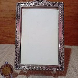 Lote anterior: Portarretratos Antiguo con Sello, Sin Vidrio - 16x11 cm