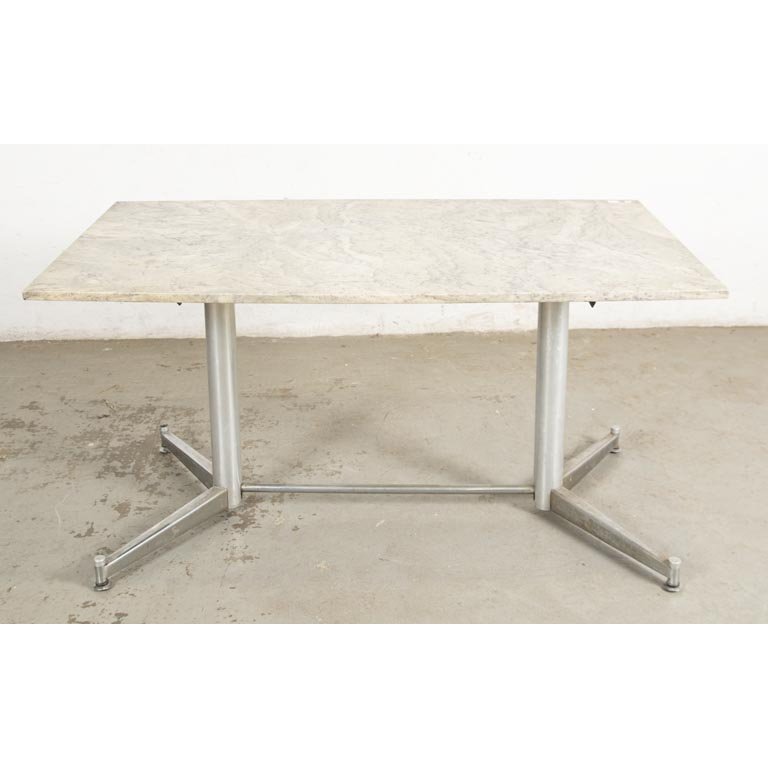 Mesa de Comedor Rectangular con Base Metálica Cromada y Tapa de Mármol