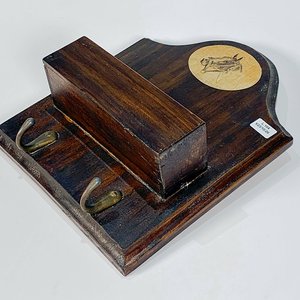 Repisa de Madera con Perchas y Decoración de Cabeza de Caballo - imagen 3