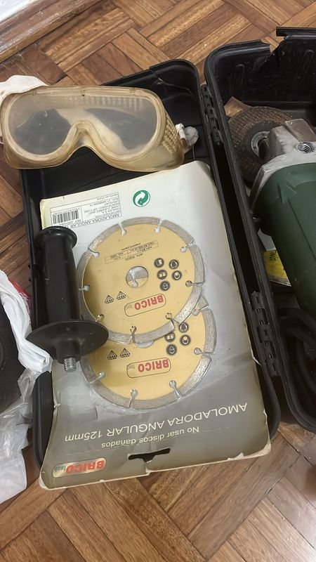 Pulidora eléctrica con accesorios y herramientas - imagen 5