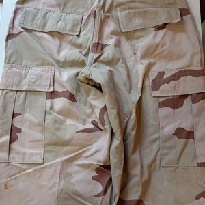 Pantalón de Camuflaje Desértico Talle 39 - imagen 4