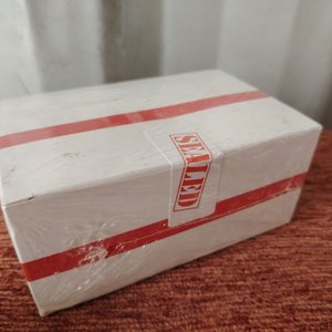 Caja Sellada con 8 Mazos de Cartas de Póker - imagen 2