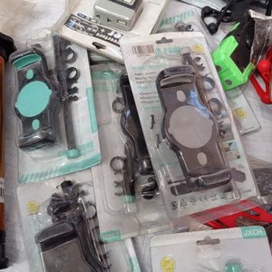 Lote de soportes de celulares en buen estado. - imagen 5